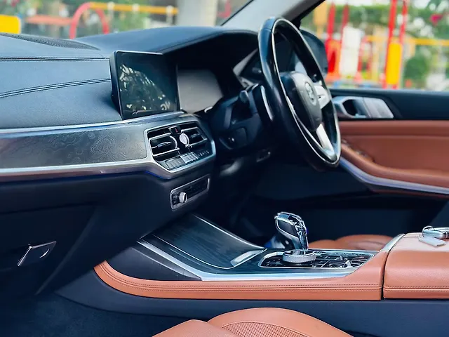 Used BMW X7 [2019-2023] xDrive30d DPE Signature 7STR in Surat