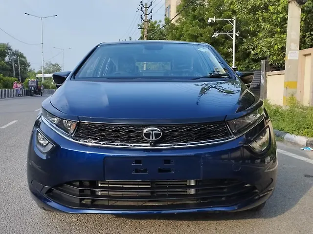 Used 2025 Tata Altroz in Delhi