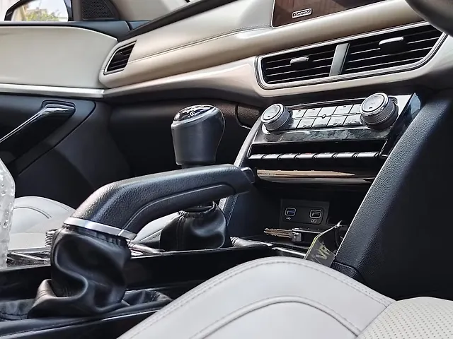 Used Mahindra Old Generation XUV700 AX 7 Diesel MT Luxury Pack 7 STR [2021] in Lucknow