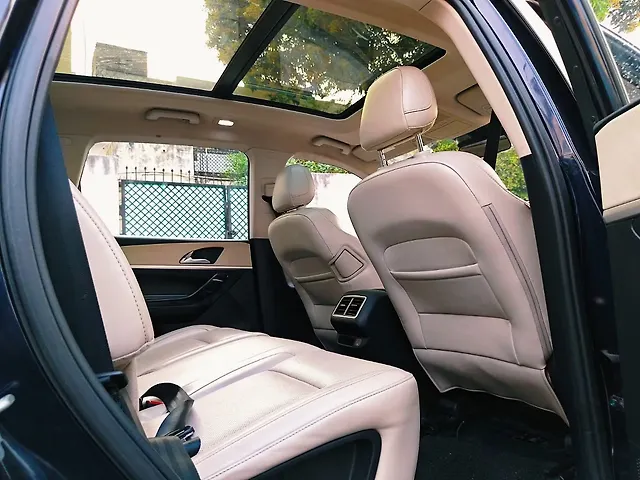 Used Mahindra Old Generation XUV700 AX 7 Diesel MT Luxury Pack 7 STR [2021] in Lucknow