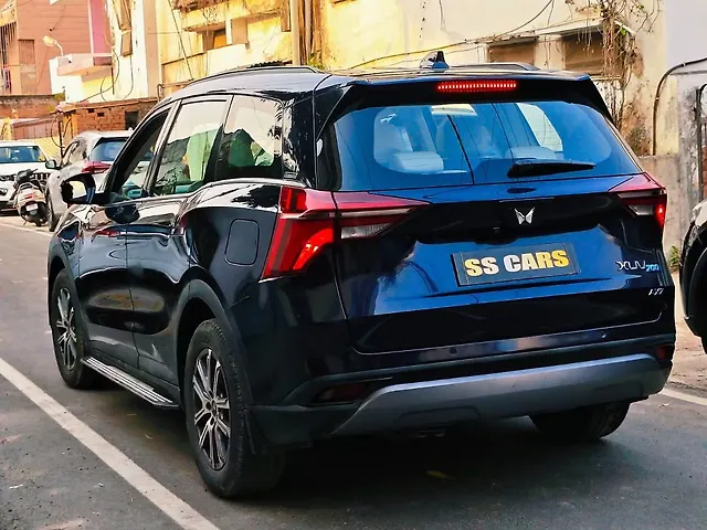 Used Mahindra Old Generation XUV700 AX 7 Diesel MT Luxury Pack 7 STR [2021] in Lucknow