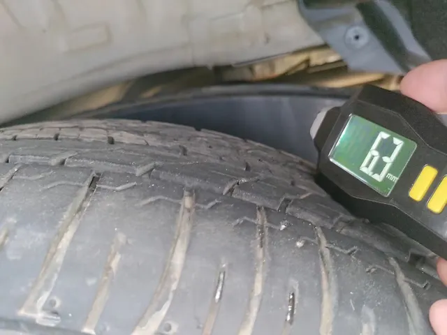 Used Toyota Innova Crysta [2020-2023] GX 2.4 AT 8 STR in Bangalore