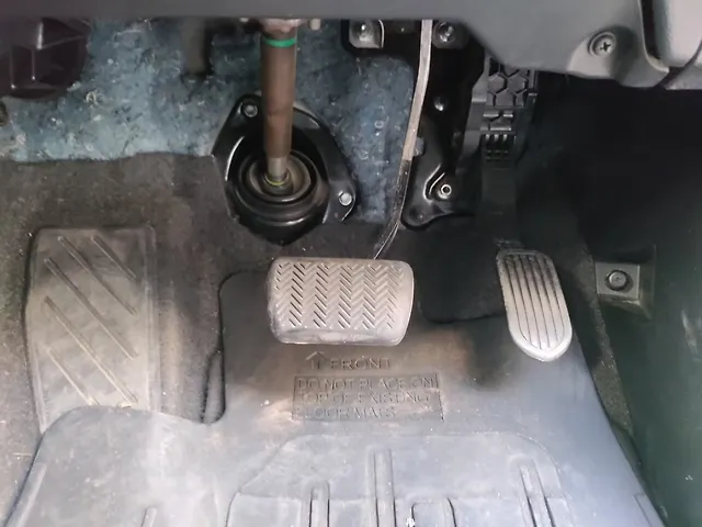 Used Toyota Innova Crysta [2020-2023] GX 2.4 AT 8 STR in Bangalore