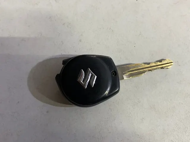 Used Maruti Suzuki Swift VXi Petrol Manual in Delhi