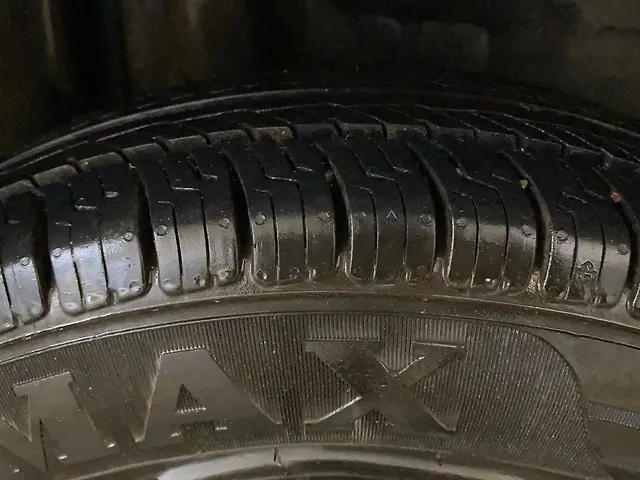 Used Maruti Suzuki Swift VXi Petrol Manual in Delhi