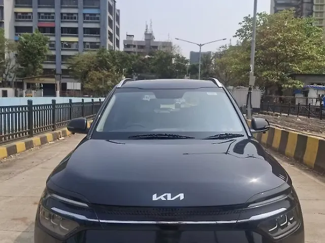 Used 2022 Kia Carens in Mumbai