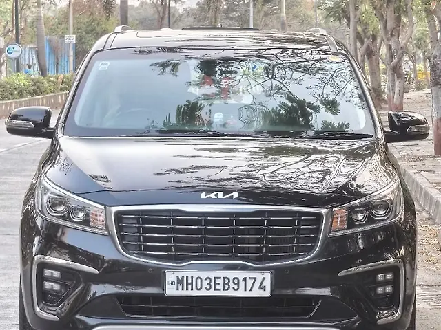 Used 2023 Kia Carnival in Mumbai