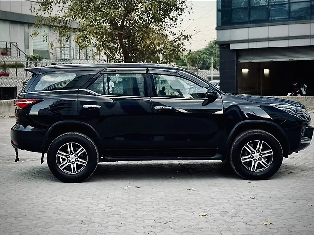 Used Toyota Fortuner 4x2 2WD Diesel 2.8L Turbo Automatic in Delhi