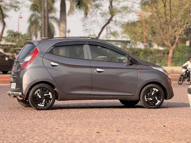 Used Hyundai Eon Magna + AirBag in Lucknow