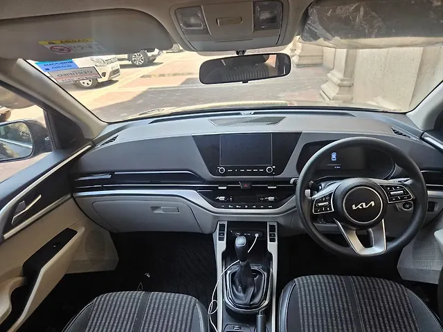 Used Kia Carens [2022-2023] Prestige Plus 1.4 Petrol MT 7 STR in Thane