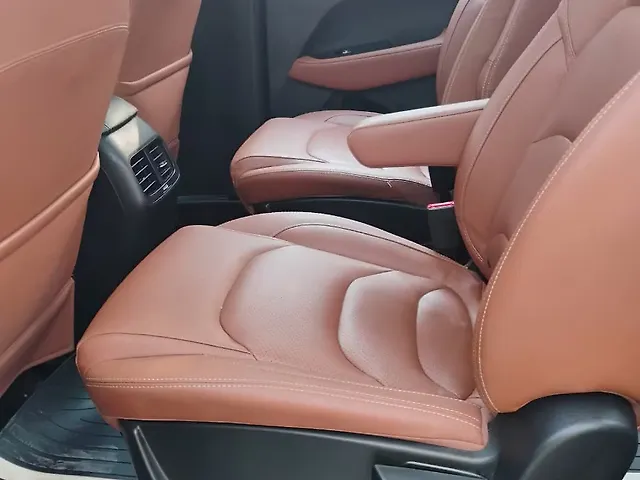 Used MG Hector Plus [2020-2023] Sharp 2.0 Diesel Turbo MT 6-STR Dual Tone in Agra