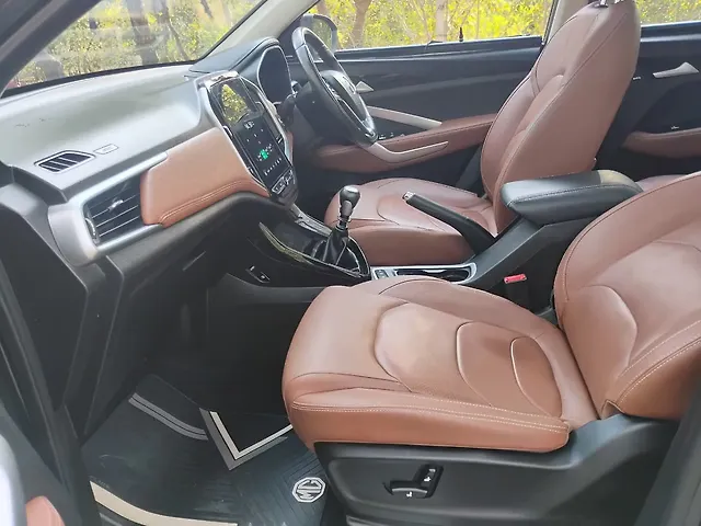 Used MG Hector Plus [2020-2023] Sharp 2.0 Diesel Turbo MT 6-STR Dual Tone in Agra