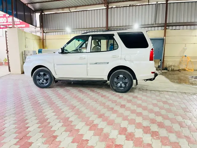 Used 2016 Tata Safari in Varanasi