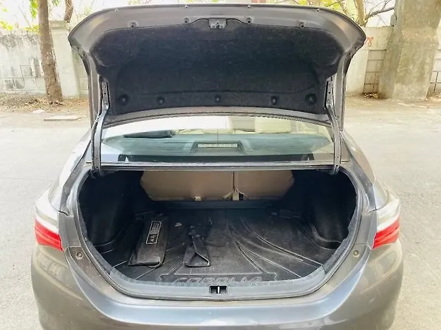 Used Toyota Corolla Altis G Petrol in Mumbai