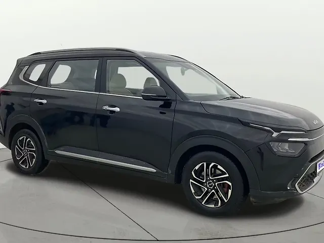 Used 2022 Kia Carens in Delhi