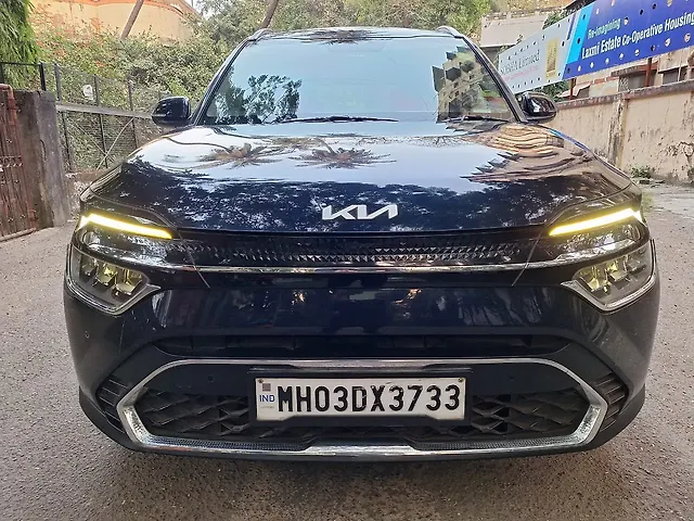 Used 2022 Kia Carens in Mumbai
