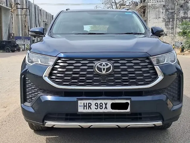 Used 2025 Toyota Innova Hycross in Delhi Used 2025 Toyota Innova Hycross in Delhi