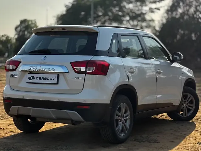 Used Maruti Suzuki Vitara Brezza [2016-2020] ZDi Plus in Ahmedabad
