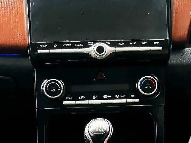 Used Hyundai Alcazar [2021-2023] Signature 6 STR 1.5 Diesel in Ahmedabad