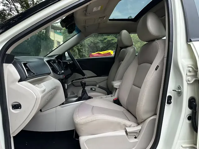 Used Mahindra XUV300 [2019-2024] 1.5 W8 AMT [2019-2020] in Nashik