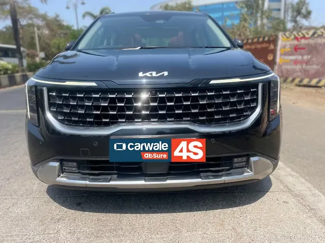 Used 2025 Kia Carnival in Mumbai