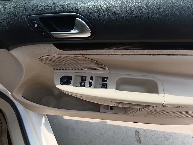 Used Volkswagen Jetta [2011-2013] Highline TDI AT in Vadodara