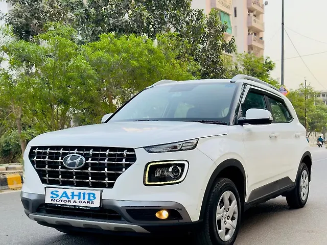 Used 2022 Hyundai Venue in Agra