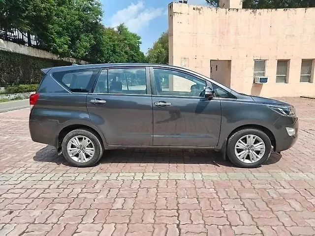 Used Toyota Innova Crysta [2016-2020] 2.4 ZX 7 STR [2016-2020] in Lucknow