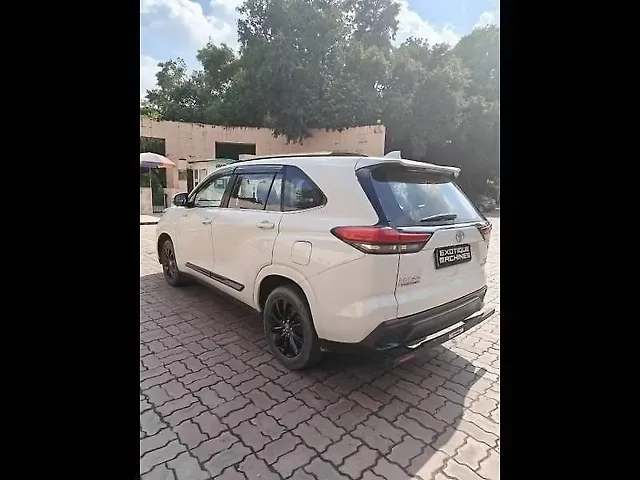 Used Toyota Innova Hycross VX (O) Hybrid (Electric + Petrol) Automatic (e-CVT) 8 STR in Lucknow
