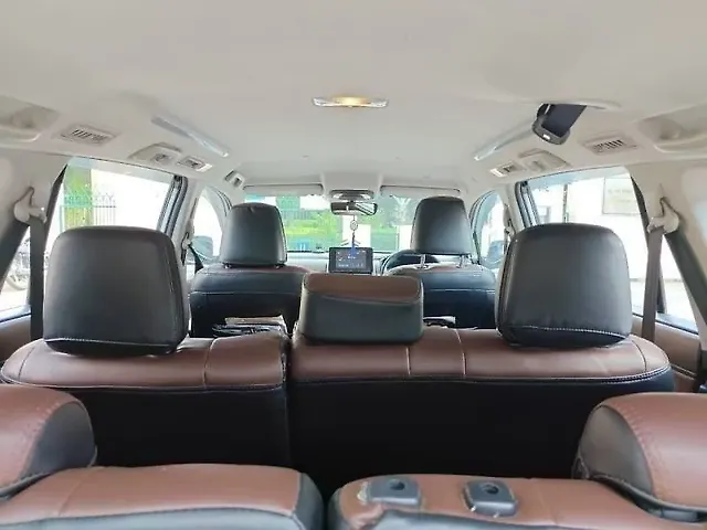 Used Toyota Innova Hycross VX (O) Hybrid (Electric + Petrol) Automatic (e-CVT) 8 STR in Lucknow