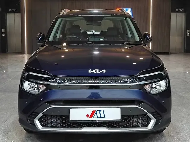 Used 2022 Kia Carens in Ahmedabad