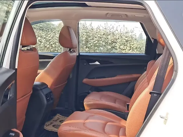 Used 2022 MG Hector Plus in Delhi