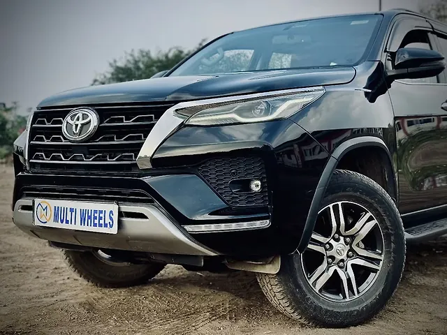 Used Toyota Fortuner 4x2 2WD Diesel 2.8L Turbo Automatic in Delhi Used Toyota Fortuner 4x2 2WD Diesel 2.8L Turbo Automatic in Delhi