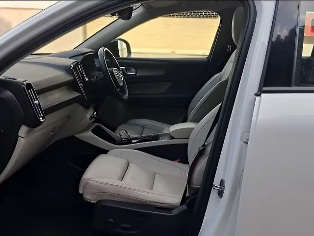 Used Volvo XC40 B4 Ultimate [2022-2023] in Delhi