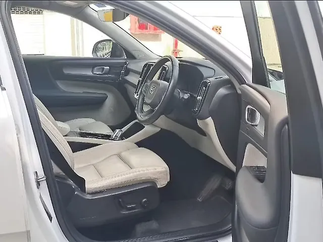 Used Volvo XC40 B4 Ultimate [2022-2023] in Delhi