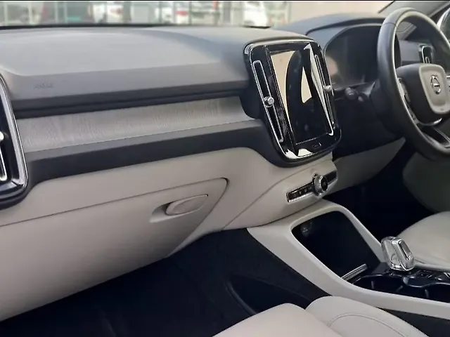 Used Volvo XC40 B4 Ultimate [2022-2023] in Delhi