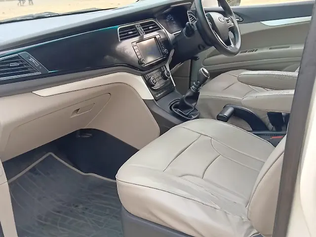 Used Mahindra Marazzo [2018-2020] M2 8 STR in Nagpur