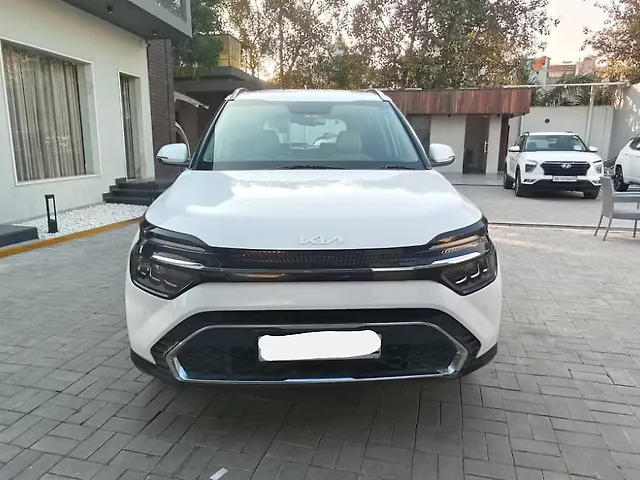 Used 2022 Kia Carens in Delhi