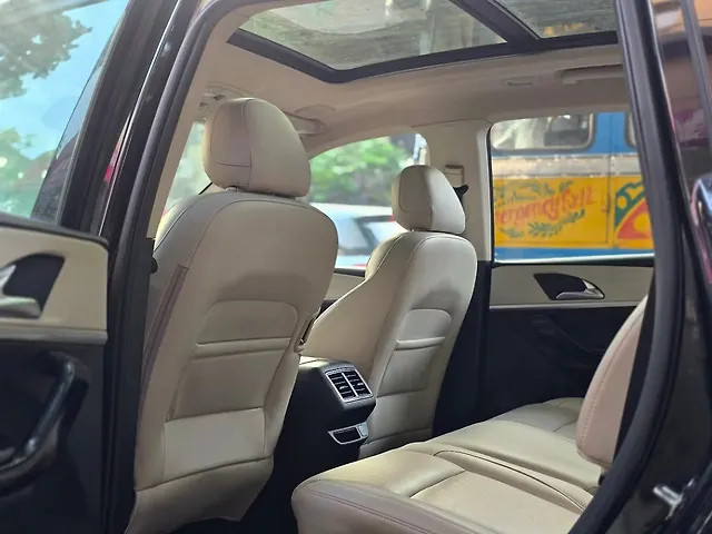 Used Mahindra Old Generation XUV700 AX7 Luxury Pack 2WD Diesel 2.2L Turbo Automatic 7 STR in Kolkata