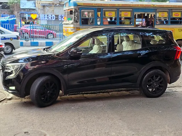 Used Mahindra Old Generation XUV700 AX7 Luxury Pack 2WD Diesel 2.2L Turbo Automatic 7 STR in Kolkata