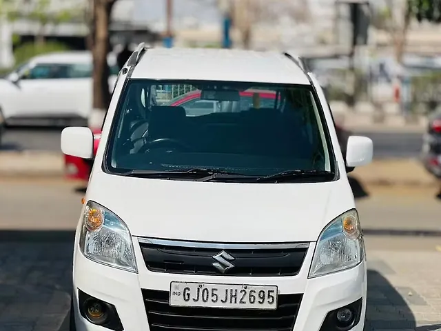 Used 2014 Maruti Suzuki Wagon R in Surat