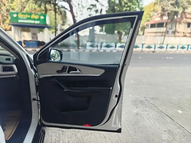 Used Mahindra Old Generation XUV700 AX 7 Diesel MT Luxury Pack 7 STR [2021] in Kolkata