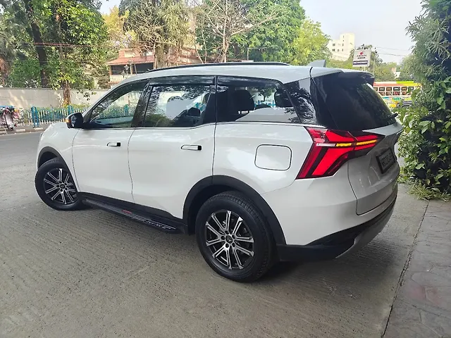 Used Mahindra Old Generation XUV700 AX 7 Diesel MT Luxury Pack 7 STR [2021] in Kolkata