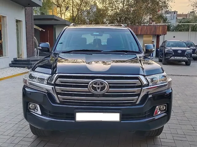 Used 2017 Toyota Land Cruiser in Delhi