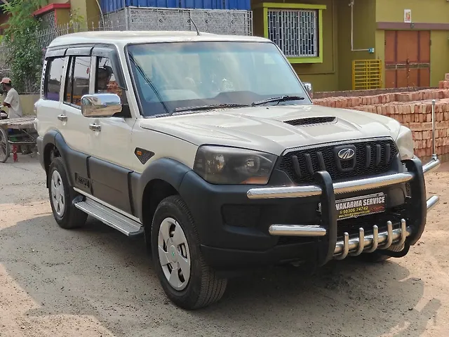 Used 2015 Mahindra Scorpio in Kolkata