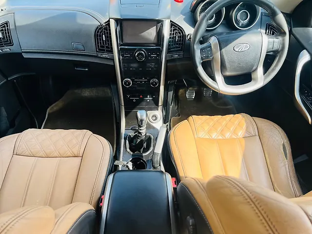 Used Mahindra XUV500 W11 [2018-2020] in Surat