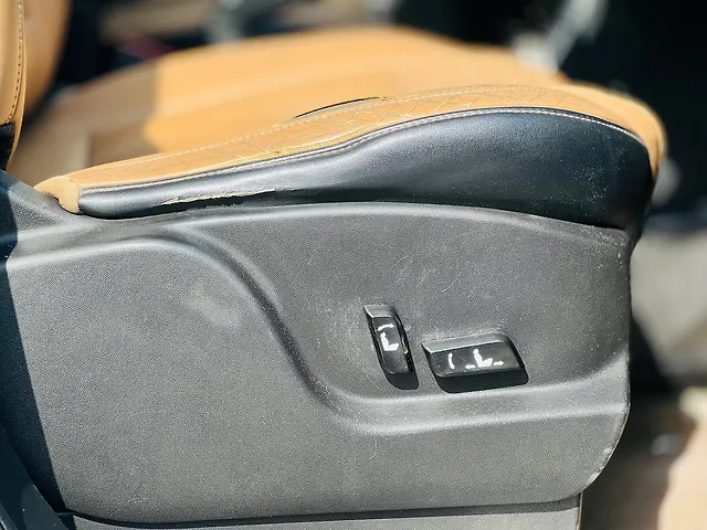 Used Mahindra XUV500 W11 [2018-2020] in Surat