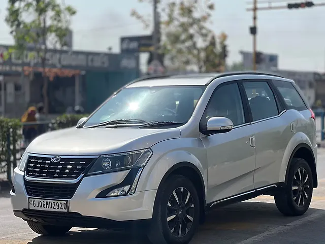 Used Mahindra XUV500 W11 [2018-2020] in Surat