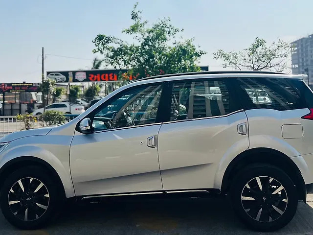 Used Mahindra XUV500 W11 [2018-2020] in Surat