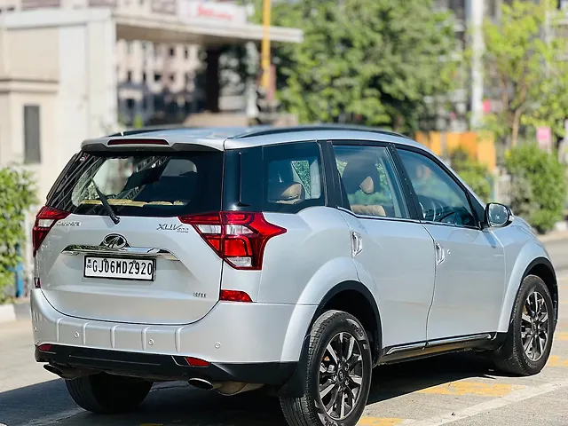 Used Mahindra XUV500 W11 [2018-2020] in Surat